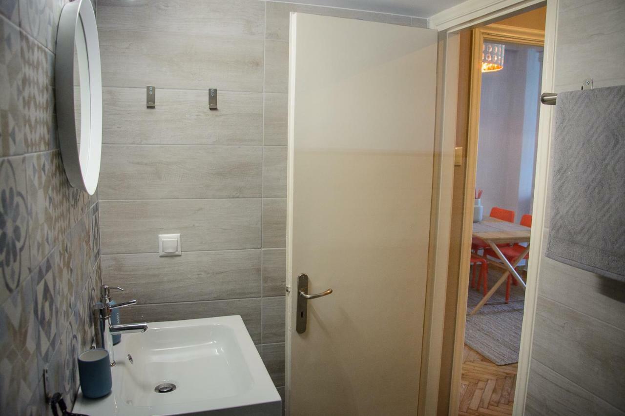 Fully Renovated And Relaxing Apartment Atina Dış mekan fotoğraf