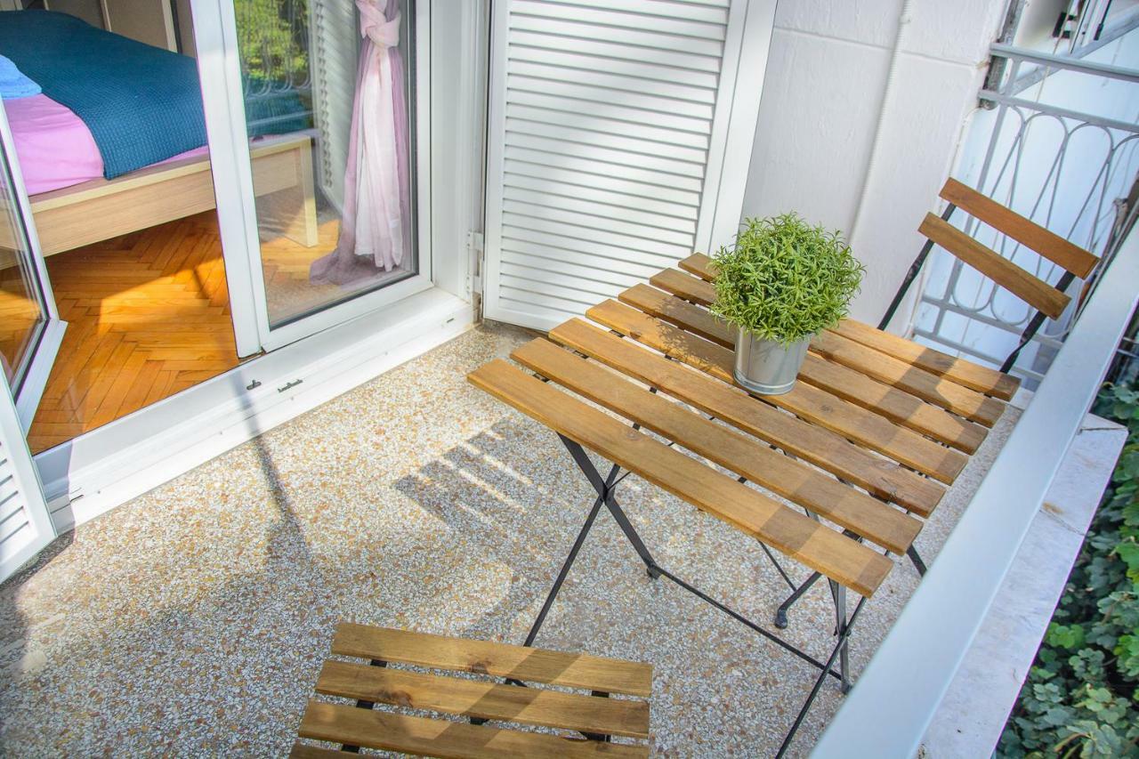 Fully Renovated And Relaxing Apartment Atina Dış mekan fotoğraf
